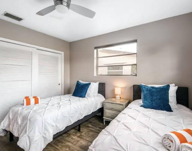 2200 N 47th Avenue - Photo Thumbnail 15