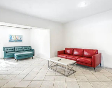 2200 N 47th Avenue - Photo Thumbnail 5