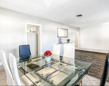 2200 N 47th Avenue - Photo Thumbnail 4
