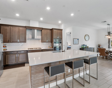 19036 Broad Shore Walk - Photo Thumbnail 5