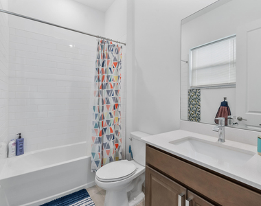 19036 Broad Shore Walk - Photo Thumbnail 17