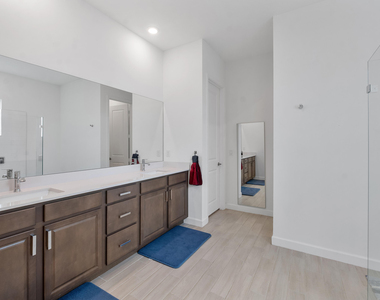 19036 Broad Shore Walk - Photo Thumbnail 12