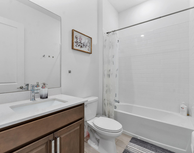 19036 Broad Shore Walk - Photo Thumbnail 20