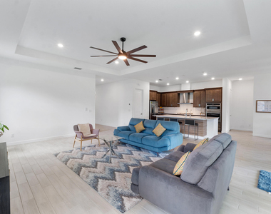19036 Broad Shore Walk - Photo Thumbnail 7