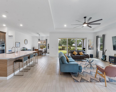 19036 Broad Shore Walk - Photo Thumbnail 8