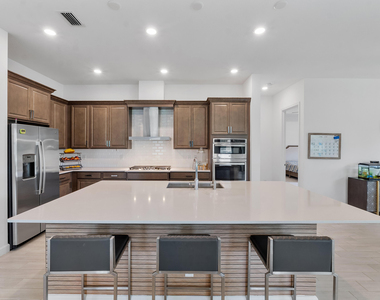 19036 Broad Shore Walk - Photo Thumbnail 1