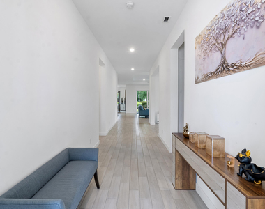 19036 Broad Shore Walk - Photo Thumbnail 9