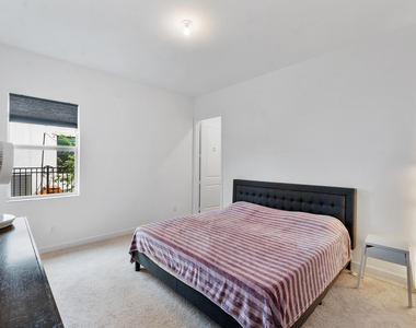 19036 Broad Shore Walk - Photo Thumbnail 16
