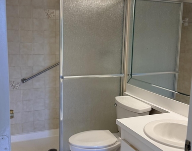 813 Sky Pine Way - Photo Thumbnail 9