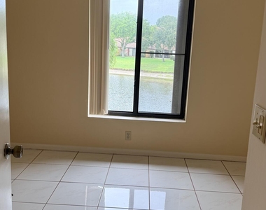 813 Sky Pine Way - Photo Thumbnail 7