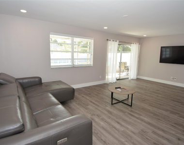 3840 N 42nd Terrace - Photo Thumbnail 7
