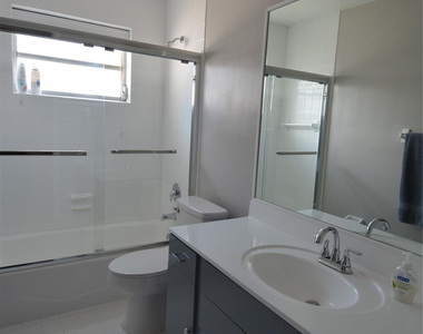 3840 N 42nd Terrace - Photo Thumbnail 10