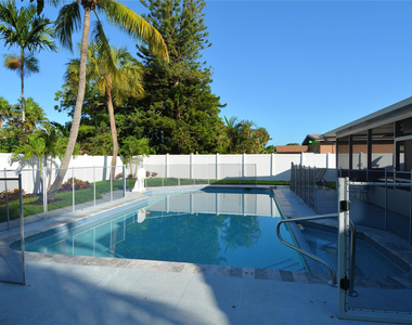 3840 N 42nd Terrace - Photo Thumbnail 18