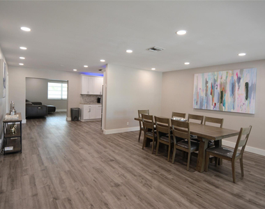 3840 N 42nd Terrace - Photo Thumbnail 1
