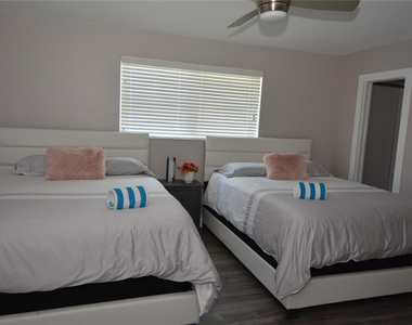 3840 N 42nd Terrace - Photo Thumbnail 11