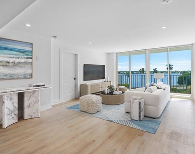 1701 S Flagler Drive - Photo Thumbnail 8