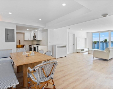 1701 S Flagler Drive - Photo Thumbnail 2