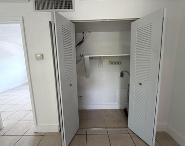 2127 Davie Boulevard - Photo Thumbnail 4