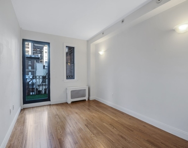 370 West 54th Street - Photo Thumbnail 9