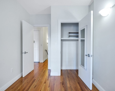 370 West 54th Street - Photo Thumbnail 8