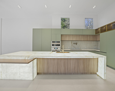 3201 E Stonebrook Circle - Photo Thumbnail 7