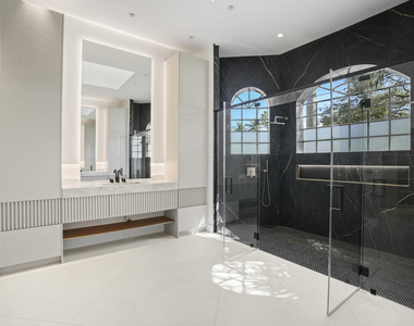 3201 E Stonebrook Circle - Photo Thumbnail 16
