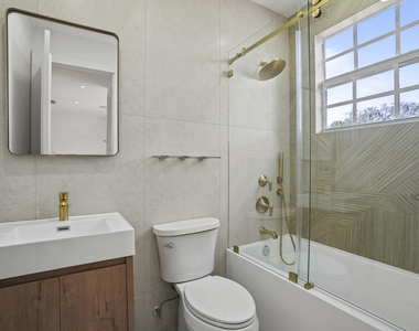 3201 E Stonebrook Circle - Photo Thumbnail 30