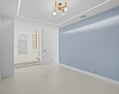 3201 E Stonebrook Circle - Photo Thumbnail 19