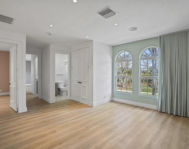 3201 E Stonebrook Circle - Photo Thumbnail 28