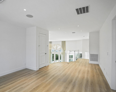 3201 E Stonebrook Circle - Photo Thumbnail 29