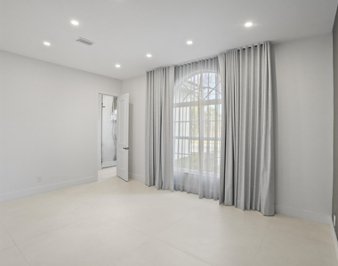 3201 E Stonebrook Circle - Photo Thumbnail 23