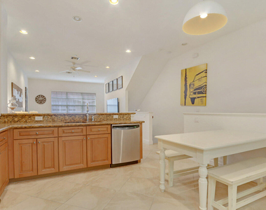 4711 Artesa Way E - Photo Thumbnail 6