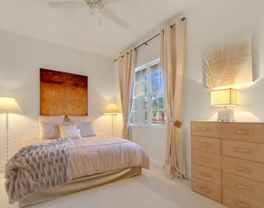 4711 Artesa Way E - Photo Thumbnail 12