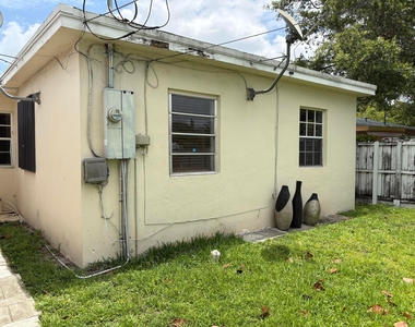 706 Glenn Parkway - Photo Thumbnail 1
