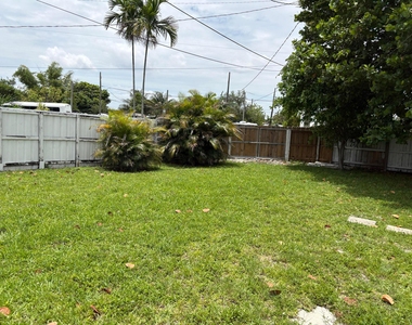 706 Glenn Parkway - Photo Thumbnail 4