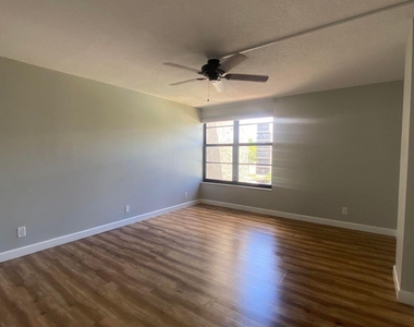 11 Royal Palm Way - Photo Thumbnail 8