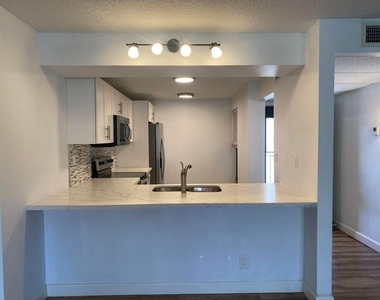 11 Royal Palm Way - Photo Thumbnail 6
