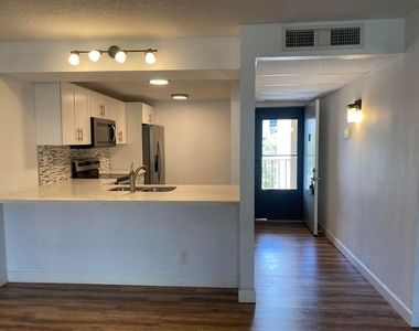 11 Royal Palm Way - Photo Thumbnail 5