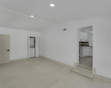 812 Ne 4th Avenue - Photo Thumbnail 11