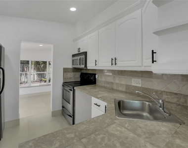 812 Ne 4th Avenue - Photo Thumbnail 22