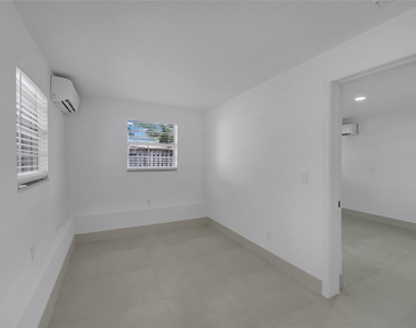 812 Ne 4th Avenue - Photo Thumbnail 13