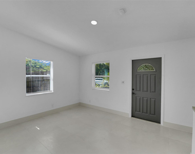 812 Ne 4th Avenue - Photo Thumbnail 26