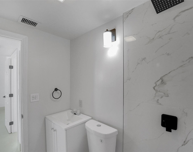 812 Ne 4th Avenue - Photo Thumbnail 25