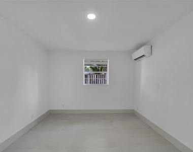 812 Ne 4th Avenue - Photo Thumbnail 37