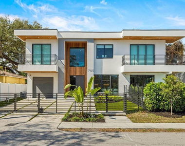 705 Sw 8th Terrace - Photo Thumbnail 3