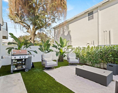 705 Sw 8th Terrace - Photo Thumbnail 11