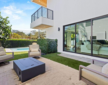 705 Sw 8th Terrace - Photo Thumbnail 10