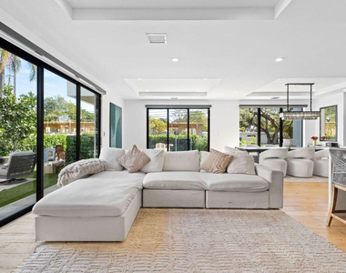 705 Sw 8th Terrace - Photo Thumbnail 26