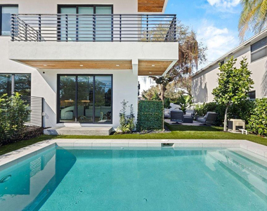 705 Sw 8th Terrace - Photo Thumbnail 6