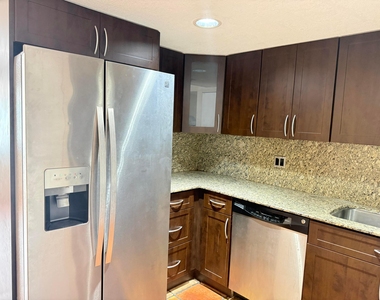 6978 Nw 166th Terrace - Photo Thumbnail 3
